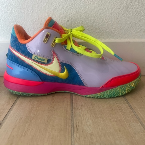 Nike LeBron 20 Men’s Basketball, size 8 - Picture 4 of 10